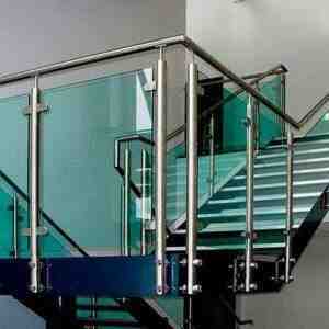Barandas de aluminio con blindex